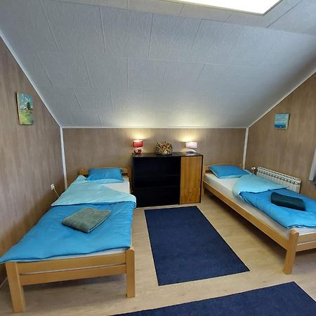 Hostel Suzzzy Novska Eksteriør bilde