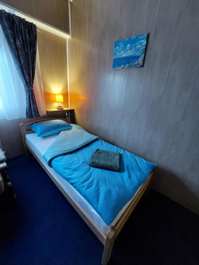 Hostel Suzzzy Novska Eksteriør bilde