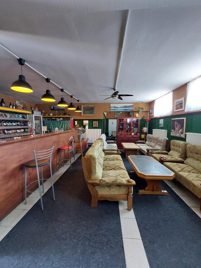 Hostel Suzzzy Novska Eksteriør bilde